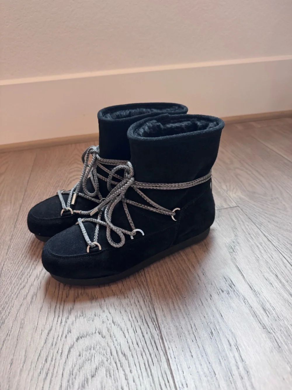 Moon Boot® MB FAR SIDE LOW SUEDE
